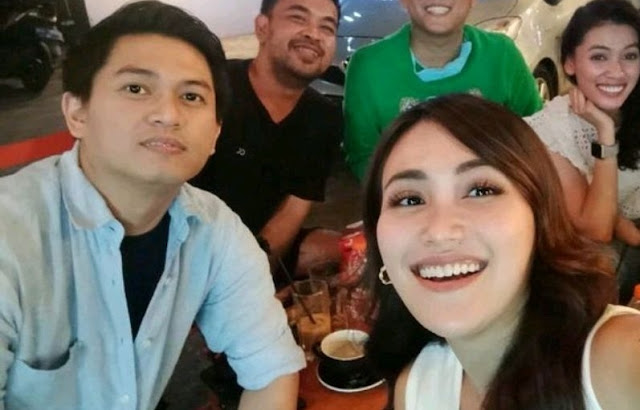 Ayu Ting Ting Bantah Kabar Putus dengan Adit Jayusman .lelemuku.com.jpg