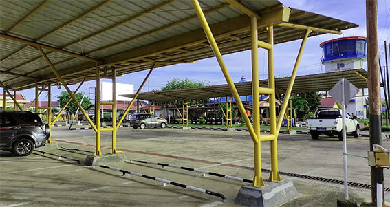 Area parkir Bandara Rahadi Oesman Ketapang