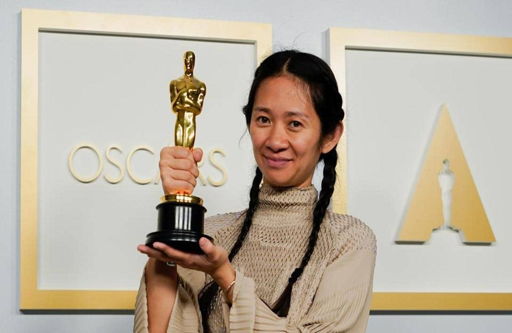 Chloe Zhao Wins Oscar for Best Director