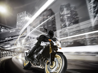 2011 Yamaha FZ8 Official Pictures