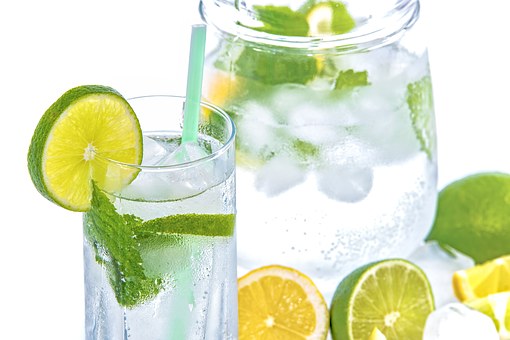 Dietitians Alert People Who Drink Lemon Water