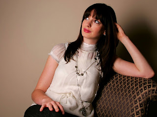 Free non watermarked wallpapers of Anne Hathaway at Fullwalls.blogspot.com