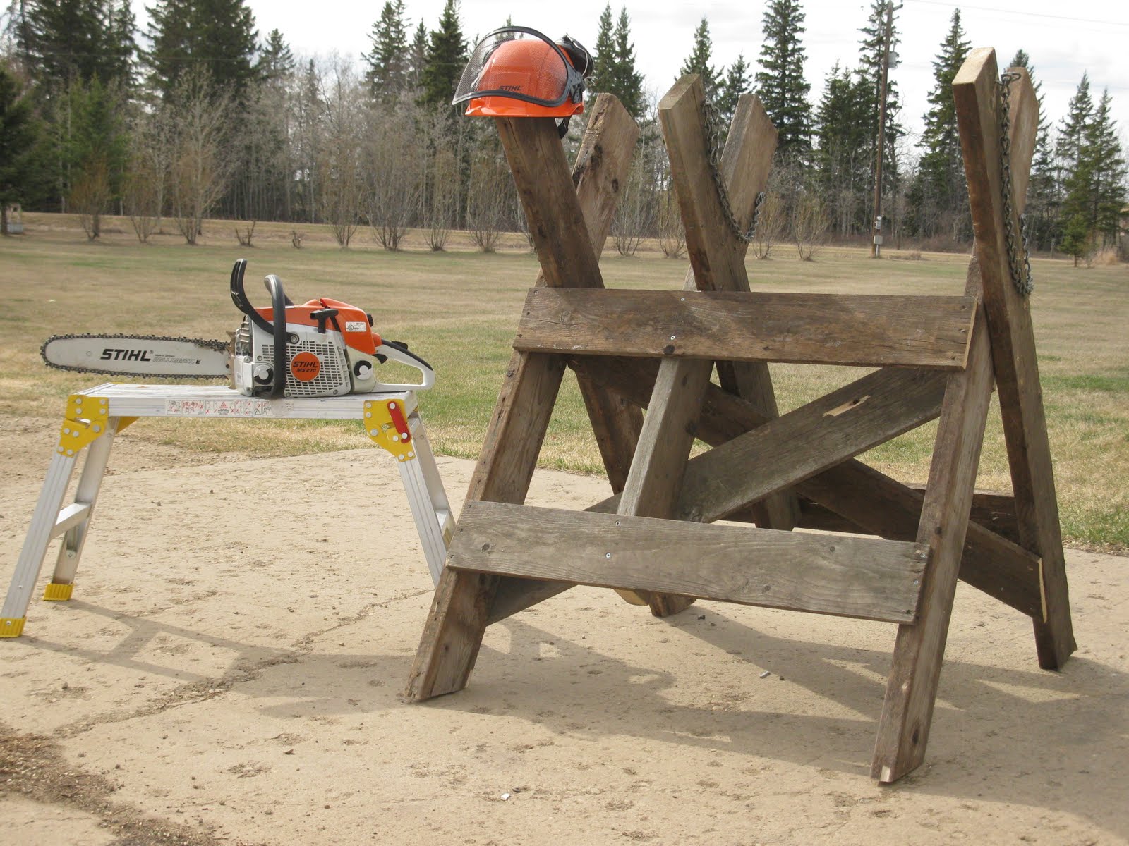 Chainsaw Sawhorse Plans http://schriektocanada.blogspot.com/2010_04_01 