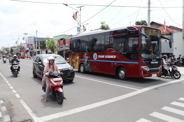 Wujudkan Transportasi Publik yang Layak, Pemkab Operasikan Dua Unit Bus Trans Kebumen