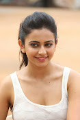 Rakul Preet Singh Sizzling Pics-thumbnail-9