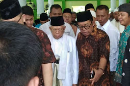 Ma’ruf Amin Jadi Khotib di Masjid Agung Waisai Raja Ampat