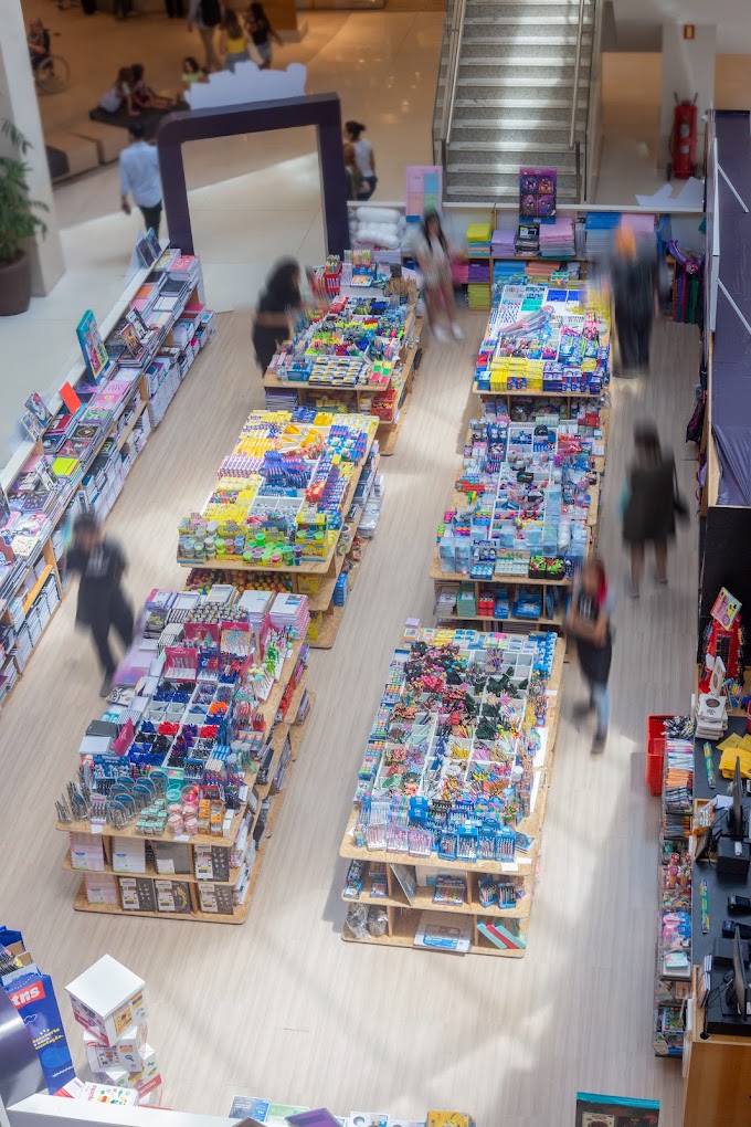 Lojas do Shopping Iguatemi se preparam para a volta às aulas 