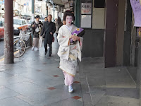 恒例行事で芸舞妓さんが所作や舞、三味線など芸事をお勉強する機会となっている。 