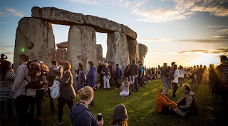 24 iunie: Ziua Miezului Verii (Midsummer)