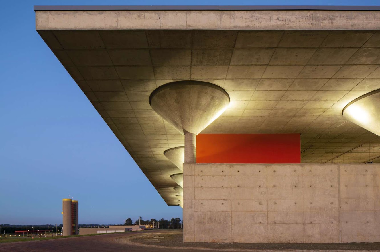 Campinas - San Paolo, Brasile: Santander Data Center by Loeb Capote Arquitetura E Urbanismo