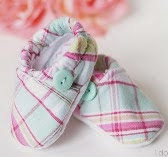 http://translate.googleusercontent.com/translate_c?depth=1&hl=es&rurl=translate.google.es&sl=en&tl=es&u=http://www.1dogwoof.com/2014/03/baby-cloth-shoes-pattern-silhouette-cut-file.html&usg=ALkJrhh_rcWTVgCApTanRVwukfOviW4bcw