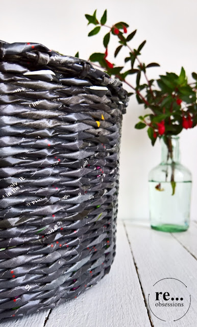 Basket, black, newspaper basket, wicker paper, paper, recycle, upcycle,hand made, papierowa wiklina, koczyk, rękodzieło