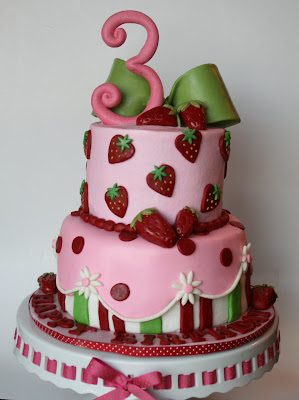 Strawberry Shortcake Birthday Cake on And Everything Sweet  Strawberry Shortcake Cake And Party Ideas