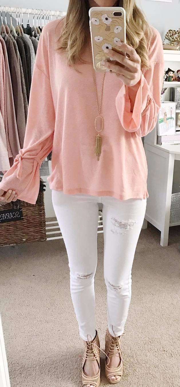 casual outfit: blush blouse + white jeans