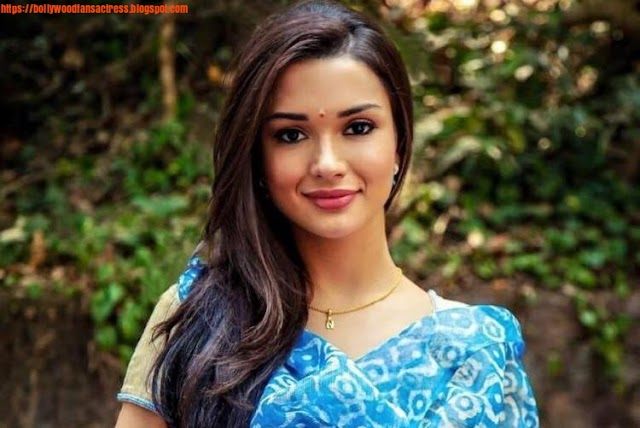 Amy Jackson in traditional attire