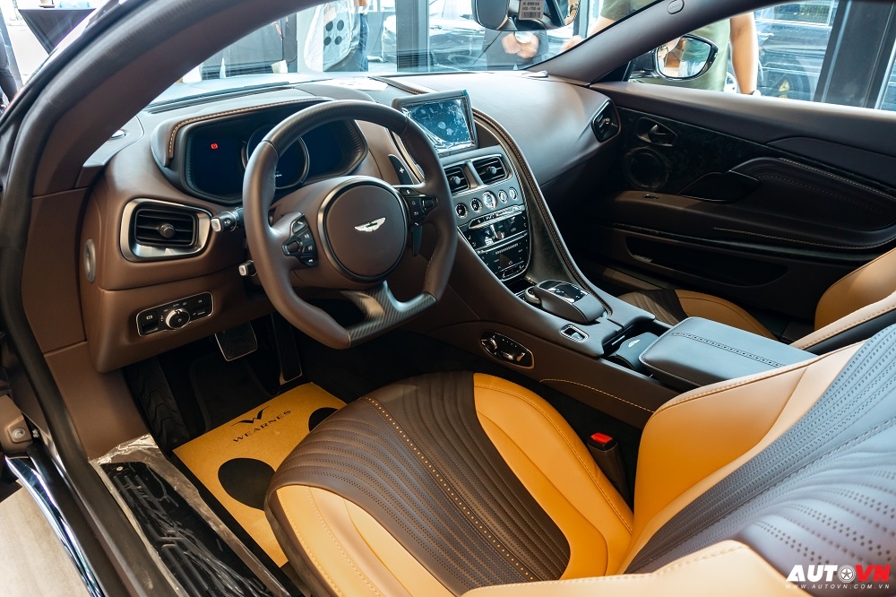 Aston Martin DB11 V8 Coupe 2022