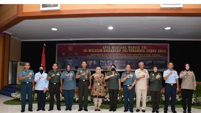 Kodiklatal Tuan Rumah Apel Bersama Wanita TNI Kogartap III Surabaya
