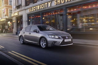 Lexus CT 200h (2018) Front Side