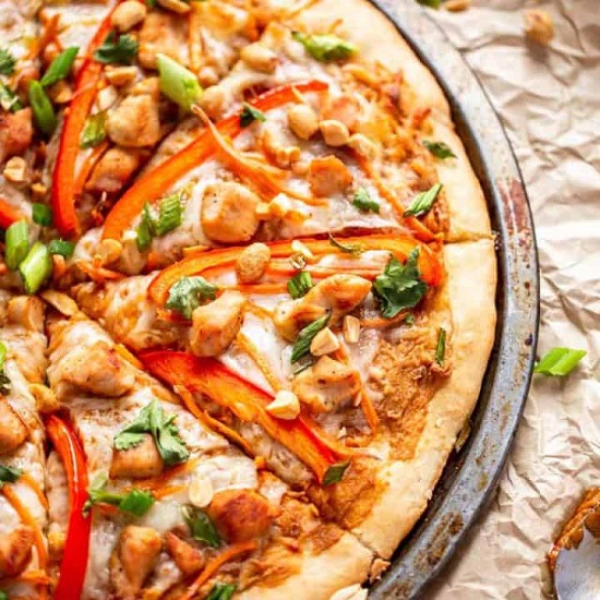 How to make pizza with chicks from Thai cuisine