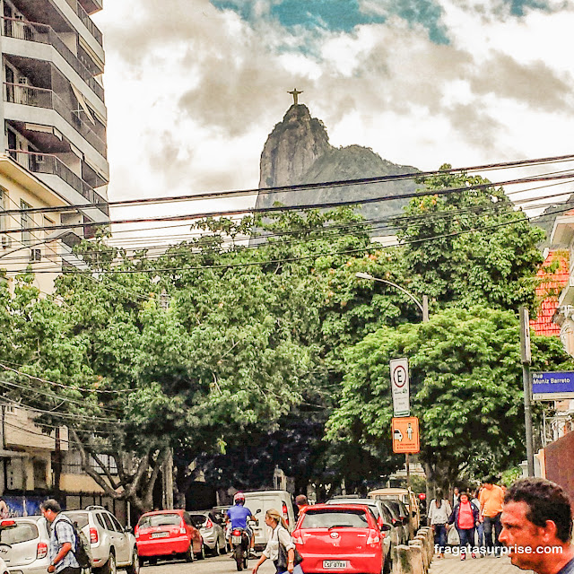 Cristo e Corcovado vistos de Botafogo no Rio de Janeiro