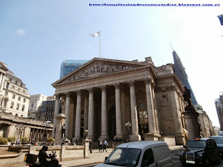 Fachada principal de la Bolsa de Londres