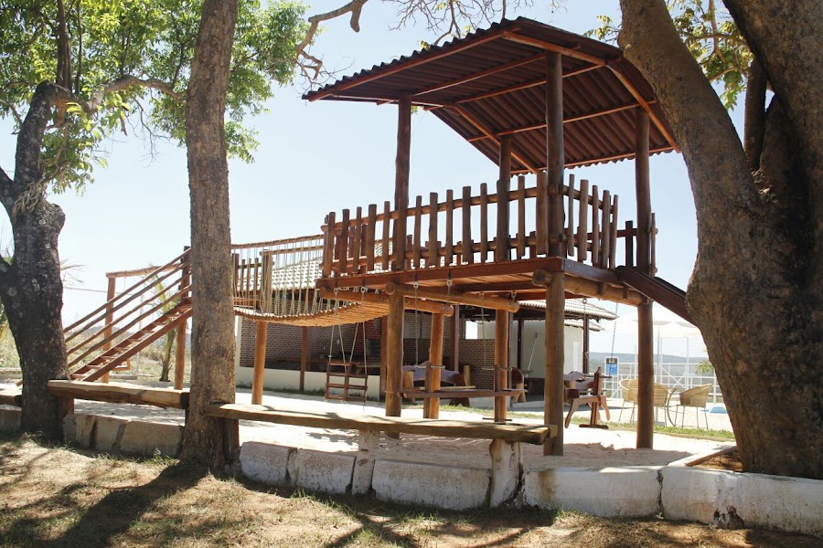 PLAY GROUND