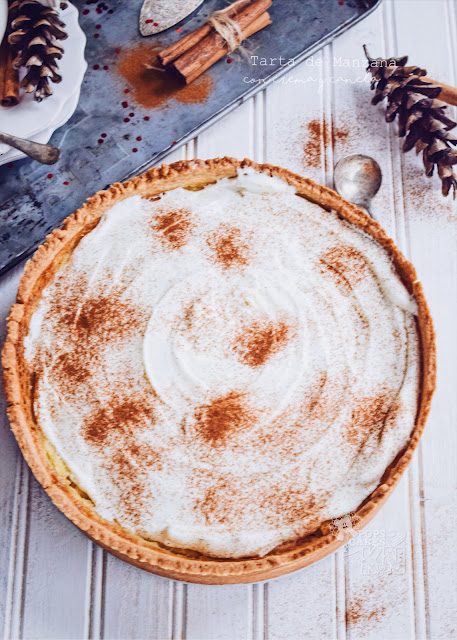 tarta de manzana con crema y canela