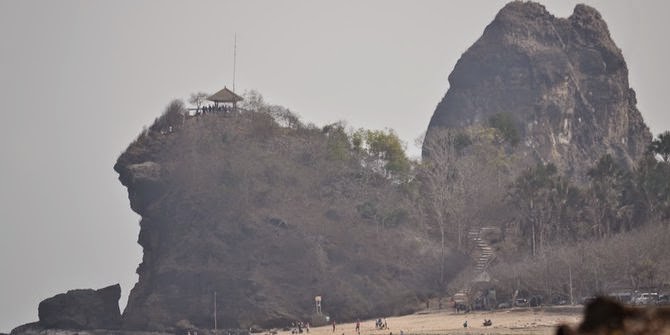 Batu Bertuah Yang Jadi Tempat Wisata