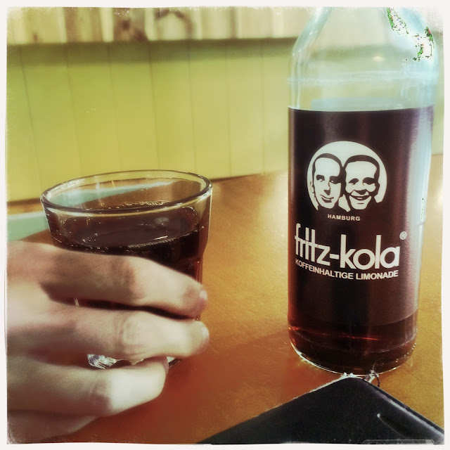 Flesje fritz-kola. Hipstamatic: Jing + Dreamy. Foto: Robert van der Kroft