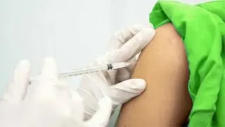 Expatriates are not able to get corona vaccine from the country