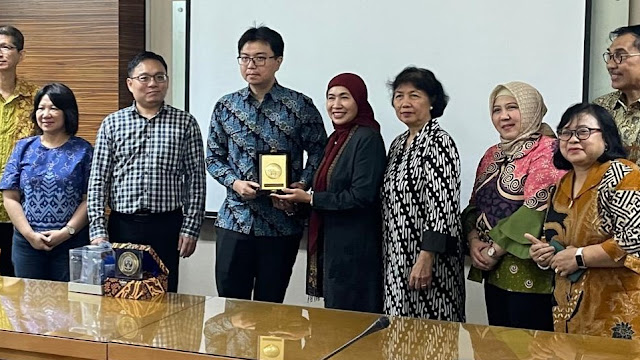 Yayasan Alumni Undip Benchmarking di Untar dan Binus