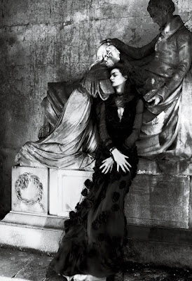 Anne Hathaway in a goth mood