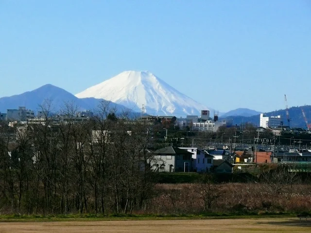 多摩川サイクリングロード　中央線　富士山