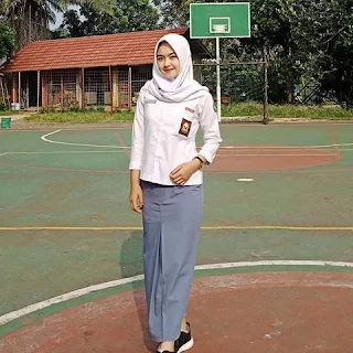 Siswi SMA Cantik Berjilbab