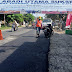  Jalan Cikalong-Cilamaya Karawang Kini Diperbaiki Oleh PT.AUS (Abadi Utama Sukses)