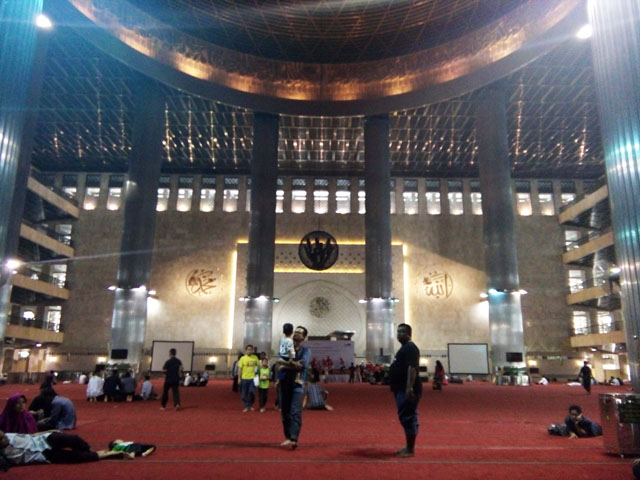 Masjid Istiqlal, kayak Mal kata Anak Saya.
