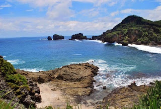 "Indahnya Panorama Pantai Siung Gunung Kidul"