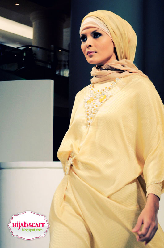 Indonesia Islamic Fashion Fair 2010 - Hijab Scarf