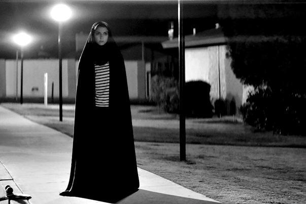 A Girl Walks Home Alone at Night (Ana Lily Amirpour, 2014)