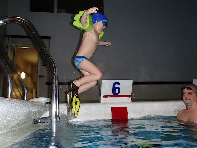 Dzieci w basenie, nauka pływania, pływanie z dzieckiem, basen Korona w Krakowie