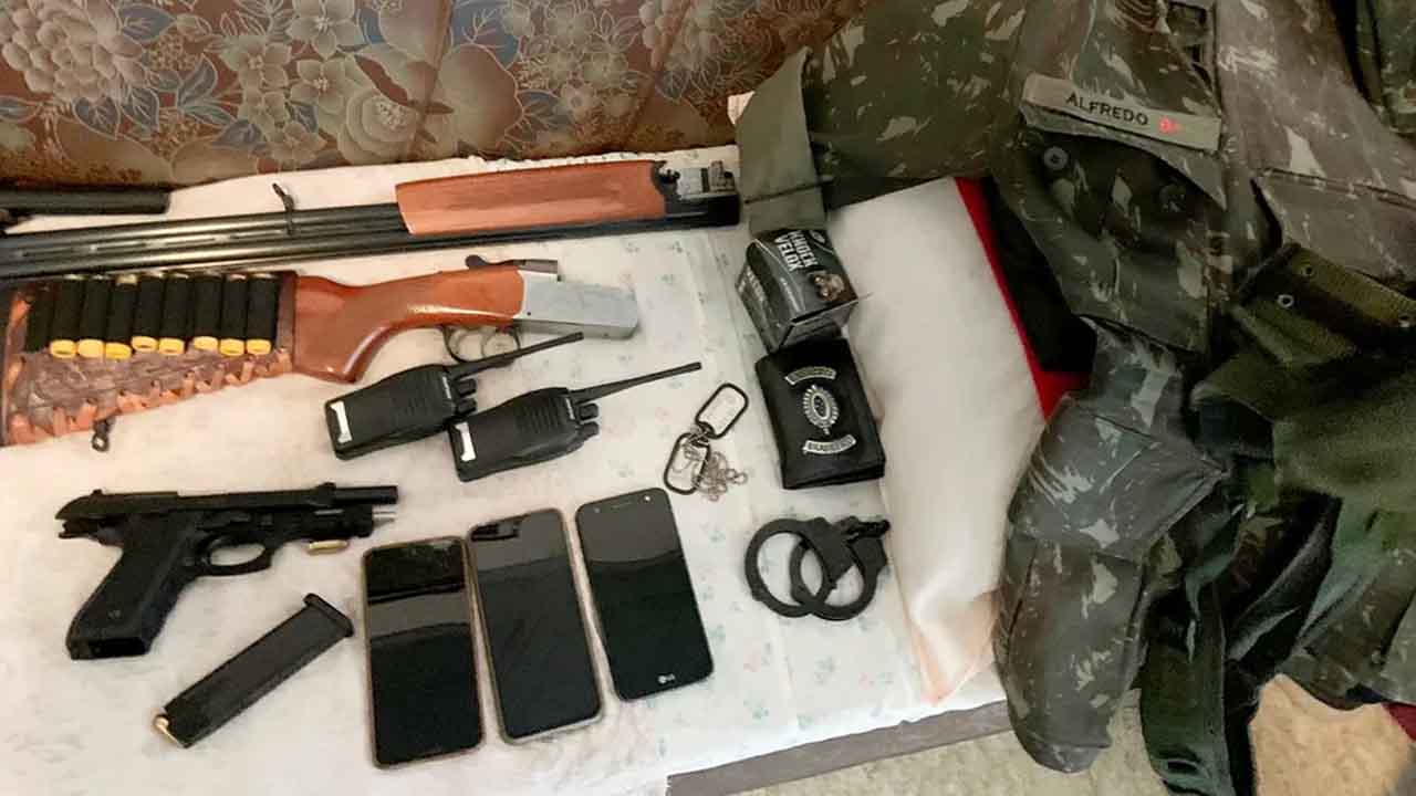 Homem se passava por oficial do Exército e acaba detido com armas em Botucatu