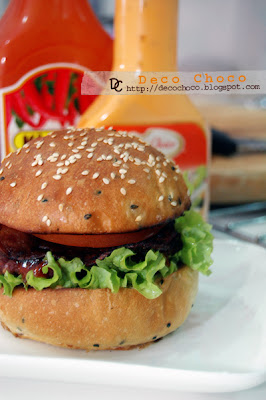 Deco Choco: Chicken meatloaf burger