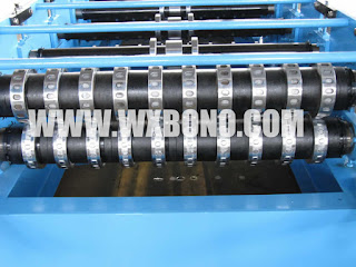 Floor deck roll forming machine embossing roller