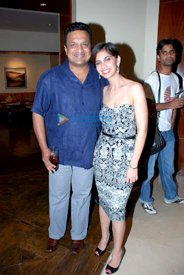 Kunal Kapoor and Sanjay Gupta at Gallerie Angel Arts exhibition image