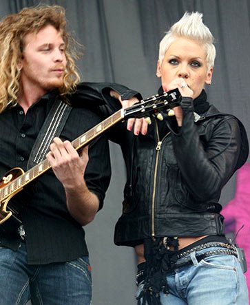 Foto de Pink cantando en el escenario