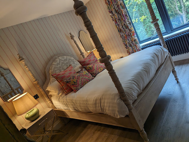 The Tempus at Charlton Hall Review - Lookout Cottage Bedroom