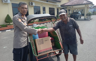 Jawaban Doa Tukang Becak, Mesin Sering Trouble Malah Dibelikan Baru oleh Polres Kebumen 