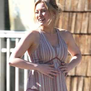 hilary duff pregnant