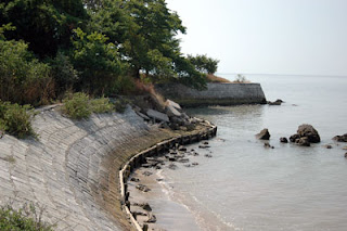 Wiasata Gresik - Pantai PaPutih Pulau Benteng Lodewijk, Desa Mengare, Kecamatan Bungah, Kabupaten Gresik