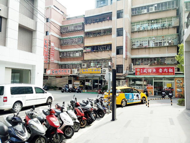 租- GK5379新北園區角間店面                 特色說明1. 園區內大坪數店面  2. 使用空間大好利用 3. 近快速道路，地點好 4. 開放格局，全新方正屋